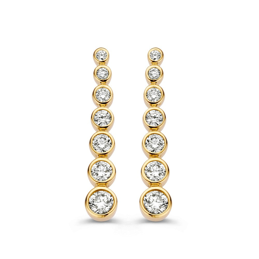 Pendientes largos de oro amarillo con diamantes en tamaño ascendente – 0,70 ct.