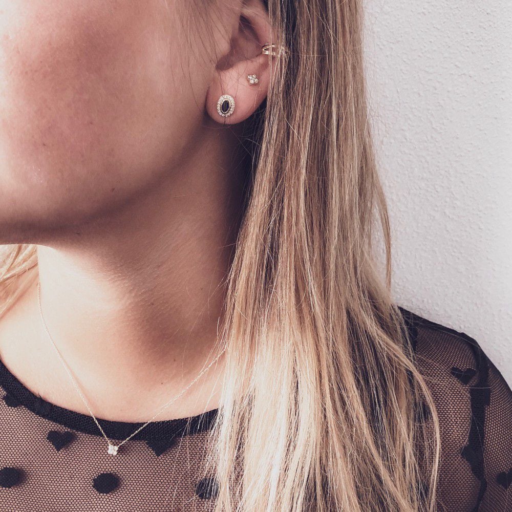 Pendientes de oro amarillo con zafiros azules y diamantes – 0,15 crt