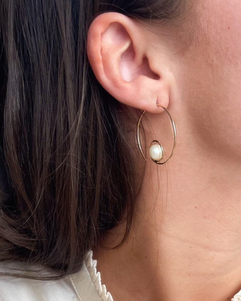 Pendientes de oro amarillo llamativos con perla Eyecatcher 14 quilates