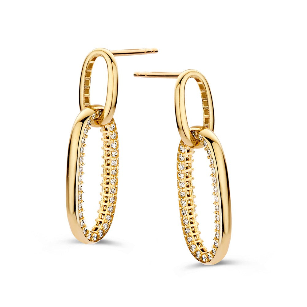 Pendientes de oro amarillo con eslabones ovalados y circonitas brillantes.