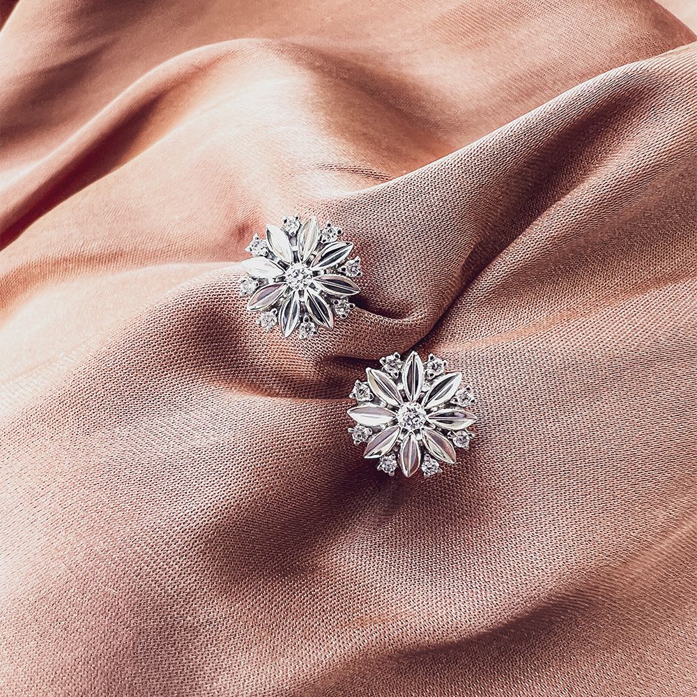 Aros de oro blanco con diamante - 14 quilates, corte brillante, lujo sutil