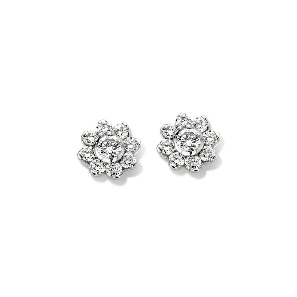 Pendientes de oro blanco con diamantes en engaste clásico, 14 quilates, 0.26 ct brillante.