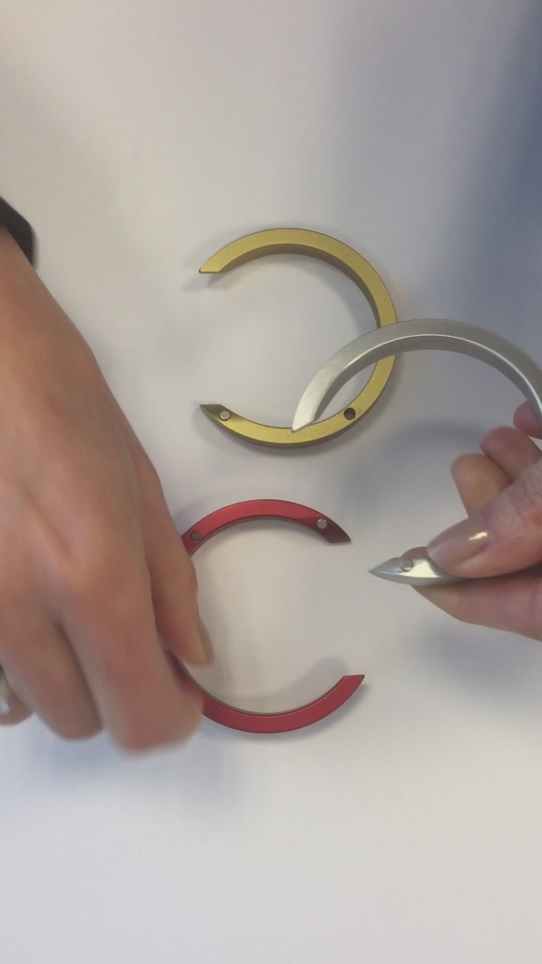 HALVE Armband C's gekruist A1