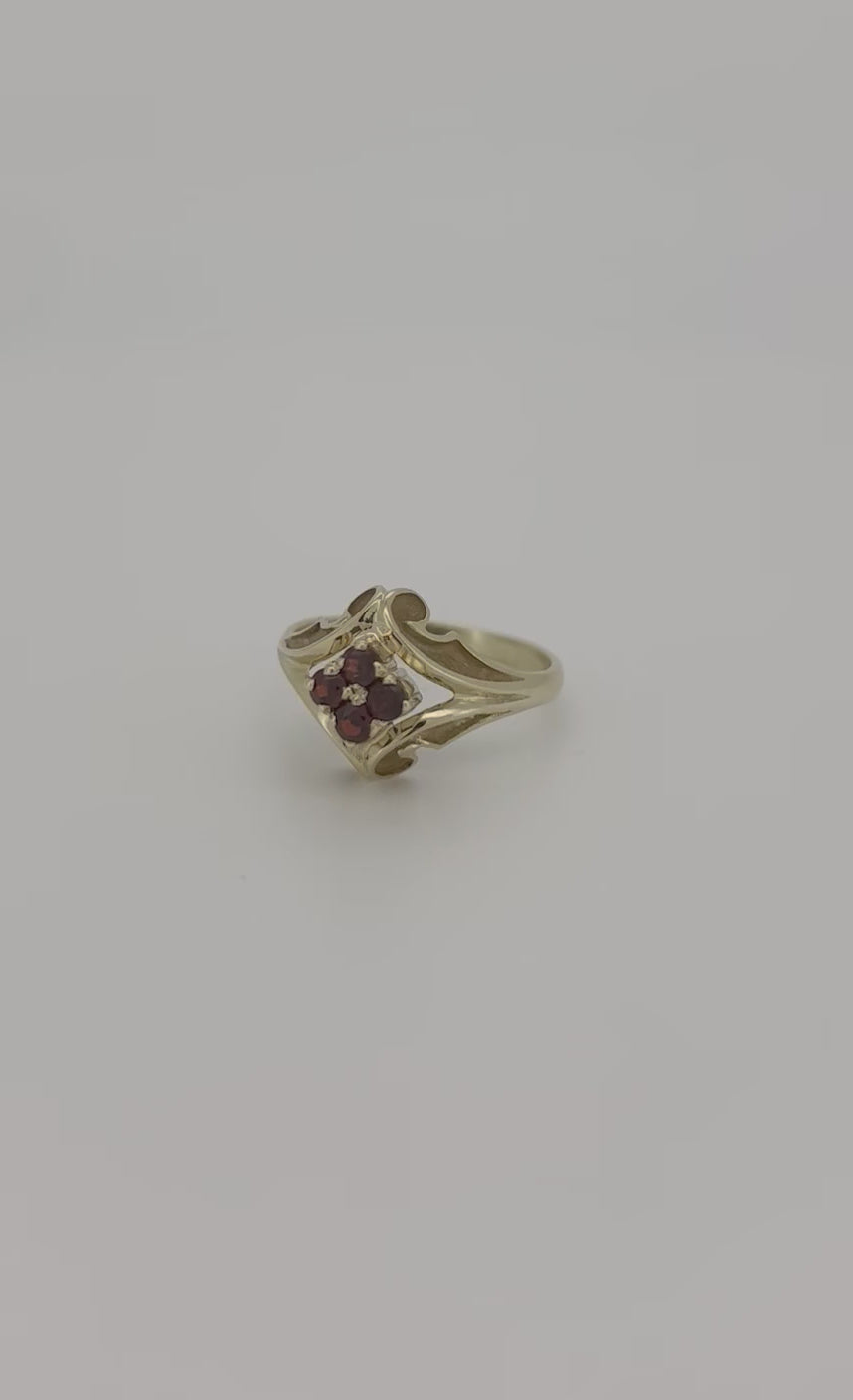 Anillo vintage de oro amarillo de 14k con granate