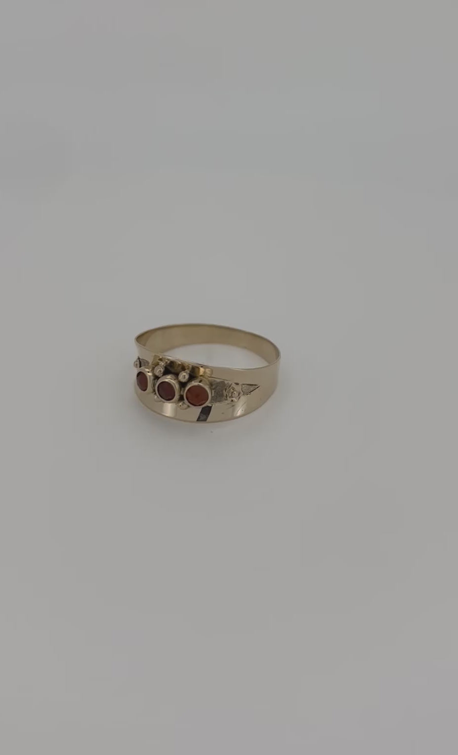anillo vintage de oro 14k granate 2.1gr
