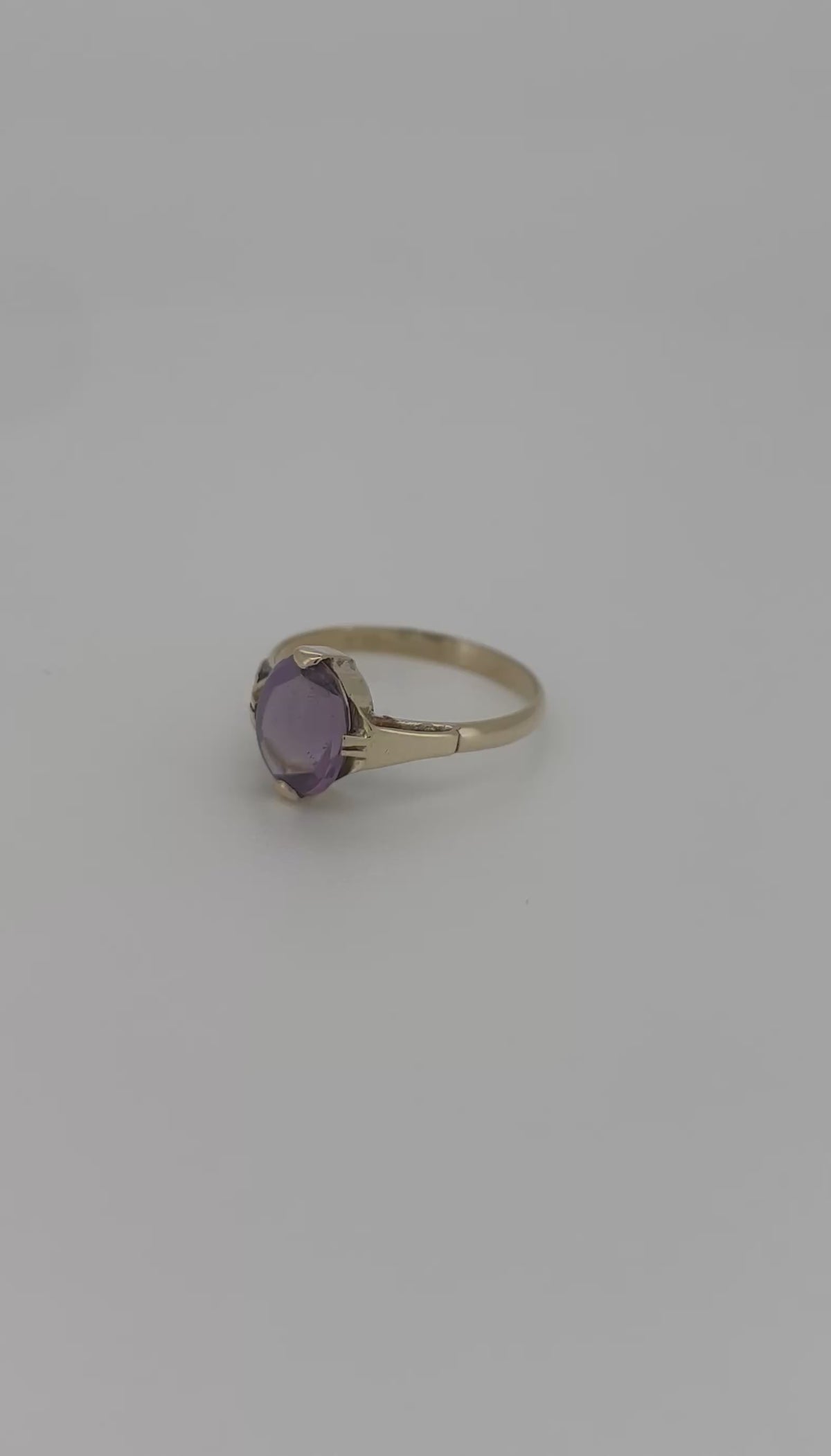 anillo vintage de oro 14k con amatista ovalada 1.8gr