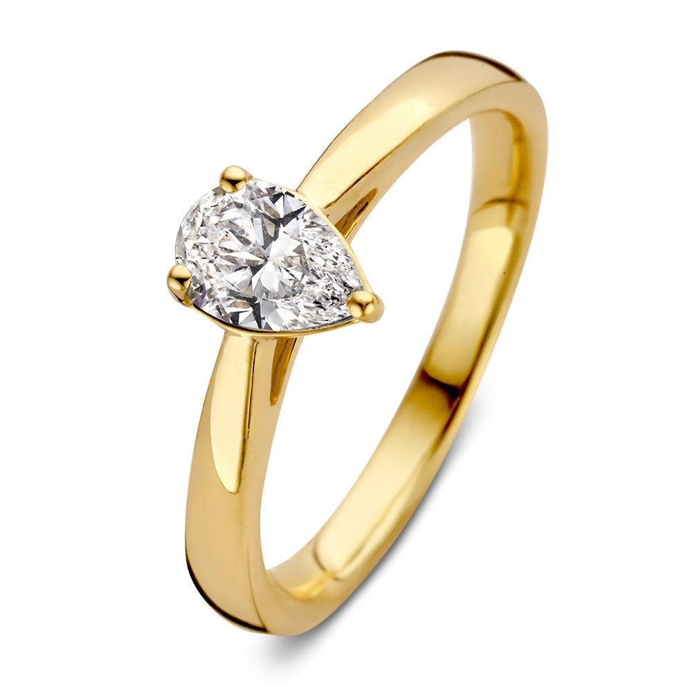 Anillo de oro amarillo con diamantes en forma de pera de 0,50 crt.