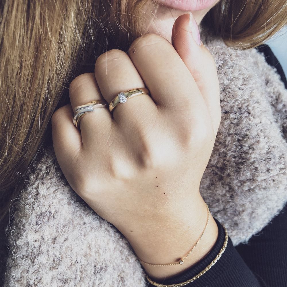 Anillo de mujer bicolor de 14 quilates en oro con diamantes tallados en brillante