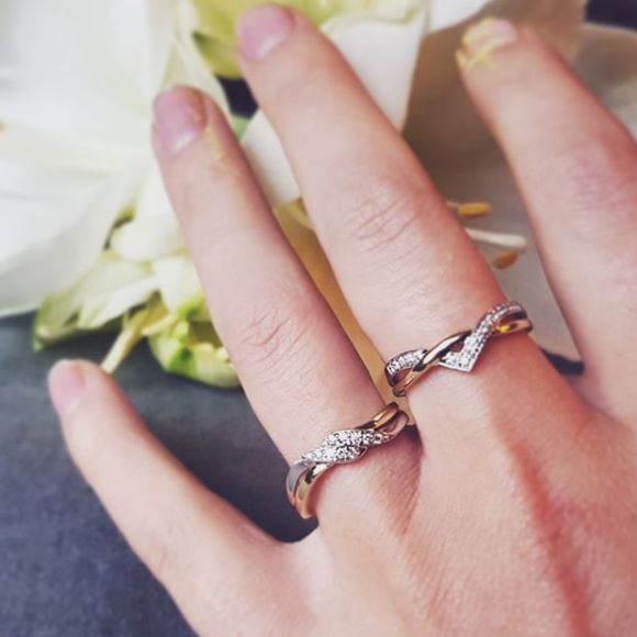 Anillo de oro bicolor de 14 quilates con diamante brillante – Elegancia para de mujer