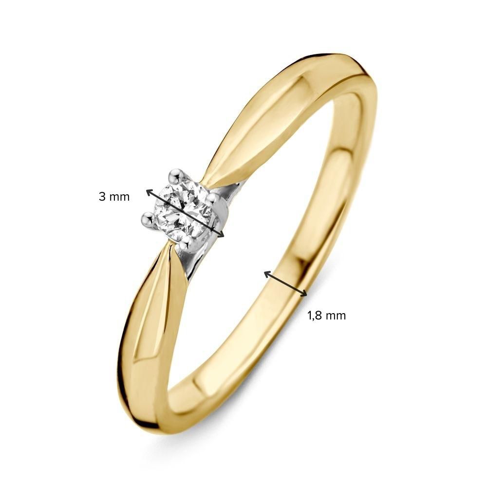 De 14-karaats bicolor gouden damesring van Excellent Jewelry heeft een briljant geslepen diamant in een witmetalen chatonzetting. De ring is bovenaan 3 mm breed en bij de band 1,8 mm volgens de gemarkeerde maten.