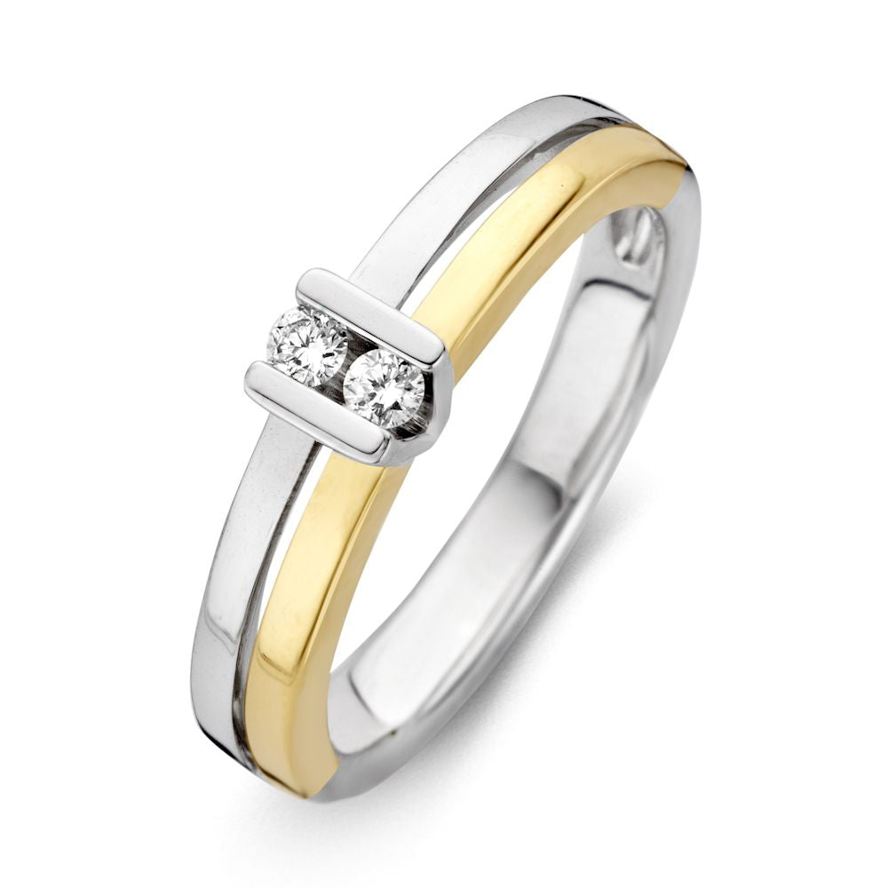 Anillo bicolor de oro de 14 quilates con diamantes brillantes, diseño moderno y detalles elegantes.
