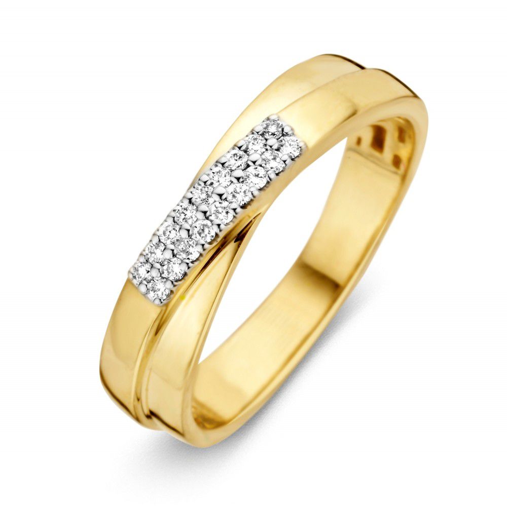 Anillo de oro amarillo de 14 quilates con diseño cruzado y diamantes en engaste de oro blanco.