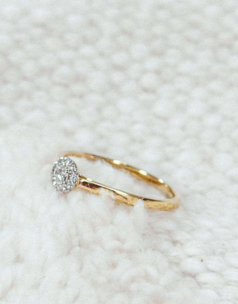 Anillo de mujer de oro amarillo y oro blanco con 0.15 ct de diamantes brillantes