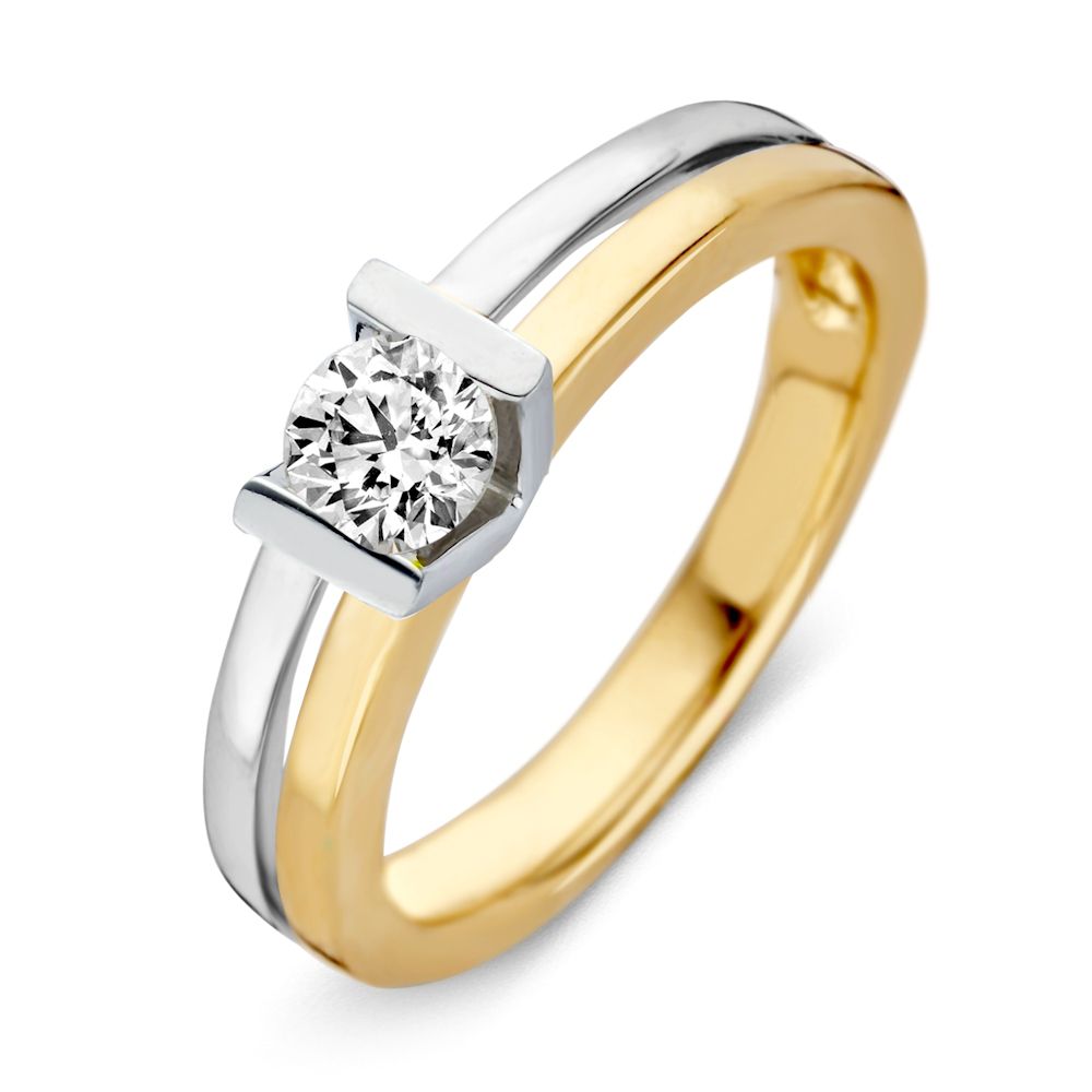 Pendientes bicolor de oro con diamante de 0.41 ct, 14 quilates, con un diseño moderno.