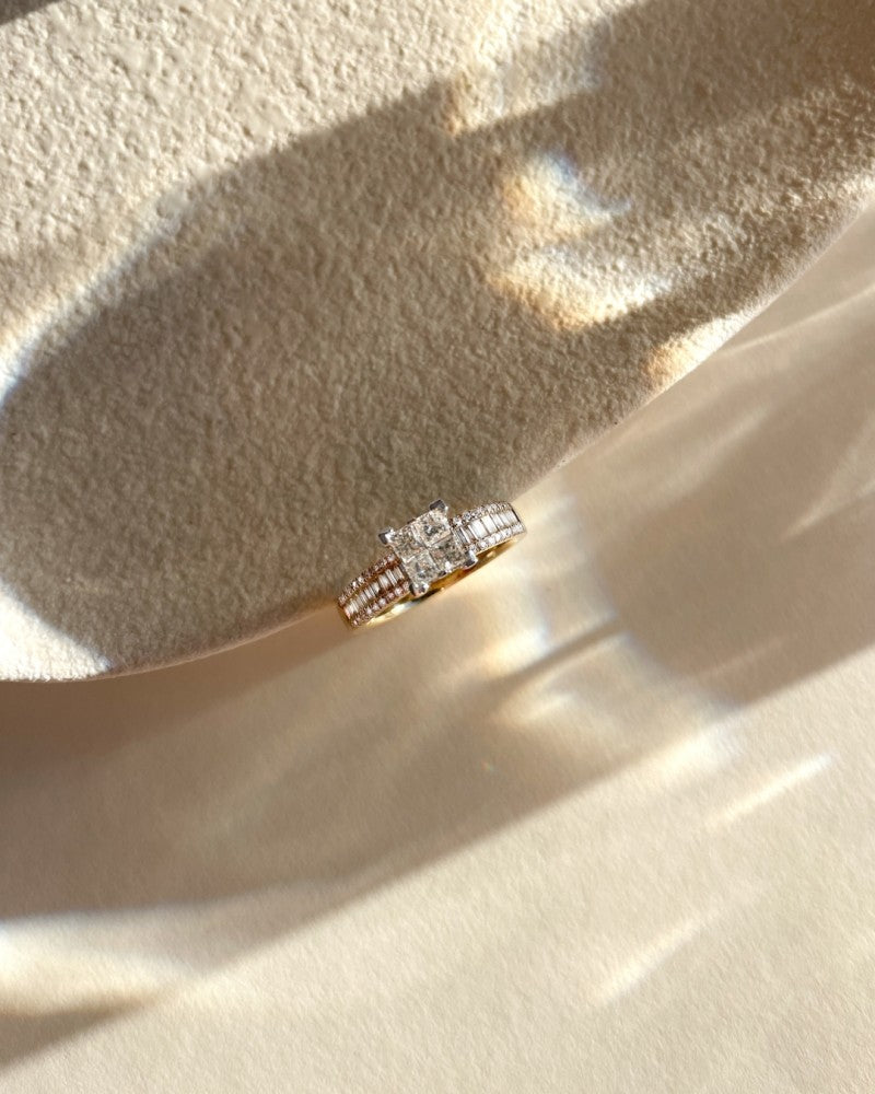 Anillo bicolor brillante 0.94 crt.