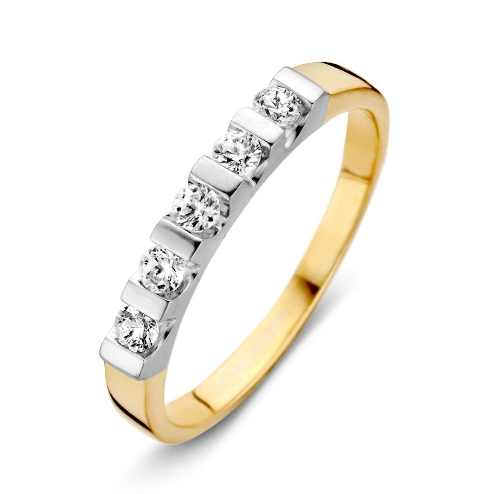 Anillo bicolor de oro de 14 quilates con cinco circonitas blancas de 2.7 mm.