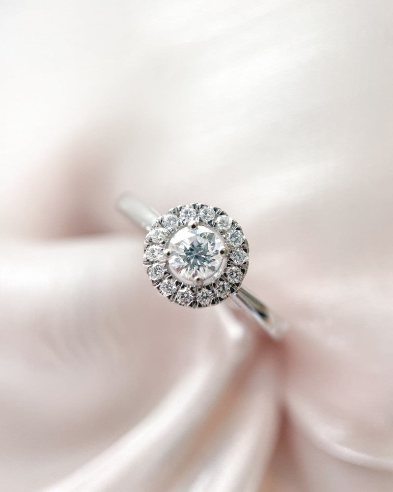 Anillo Emma 0,30 crt. oro blanco