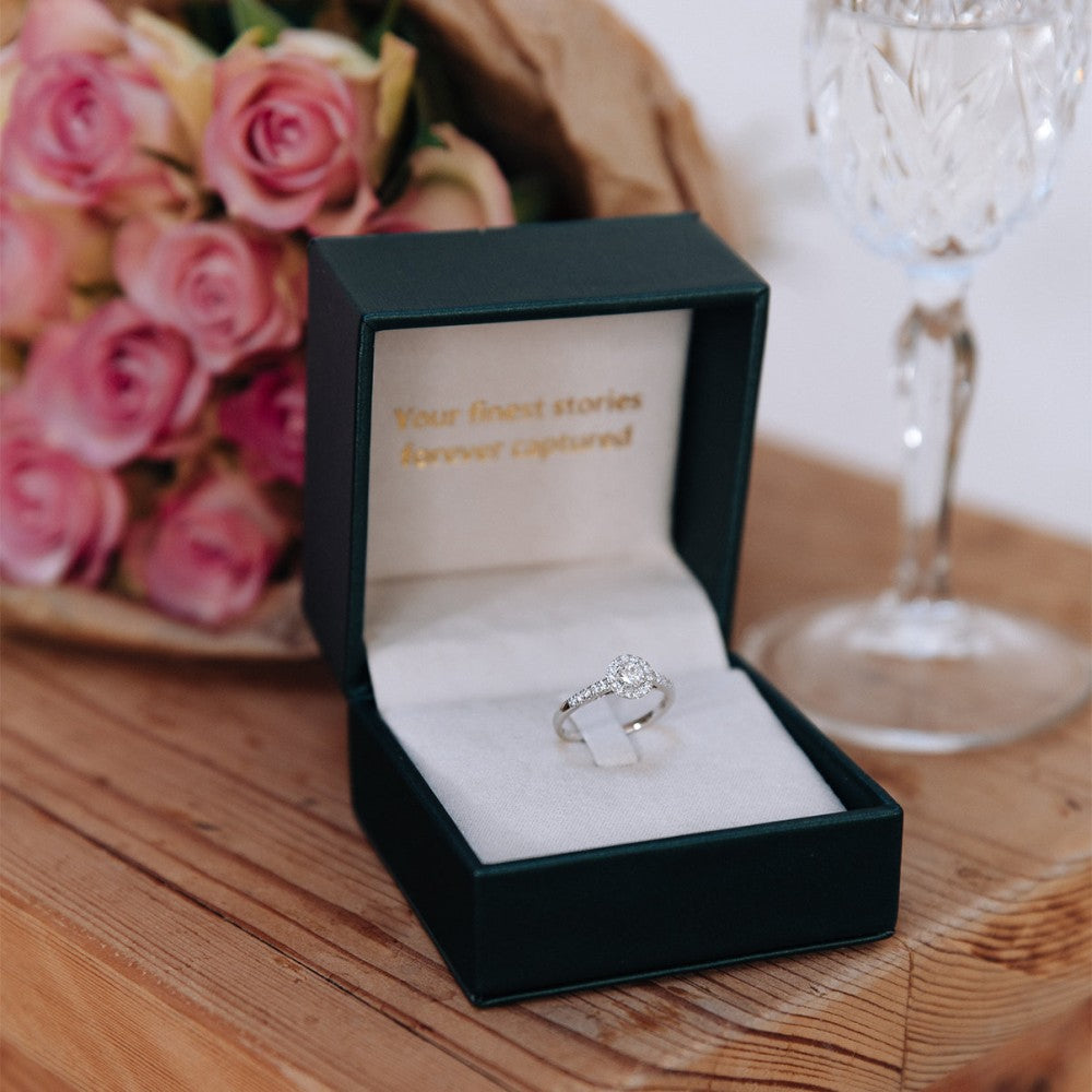 Anillo Emma royal 0,50 crt. oro blanco