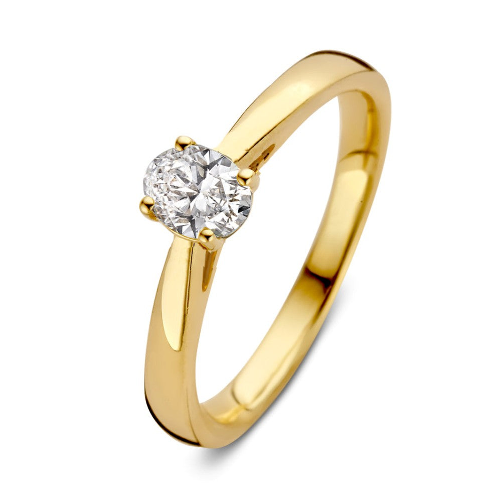 Anillo de oro amarillo con un diamante central de 0,30 quilates.
