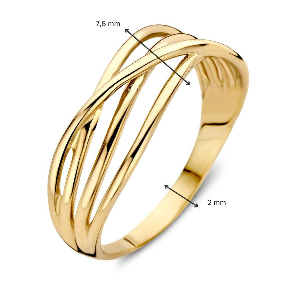De Excellent Jewelry Geelgouden Damesring (14 karaat) heeft een tijdloos ontwerp en overlappende, gedraaide band. De ring is 7,7 mm breed op het breedste punt en 2 mm op het smalste deel.