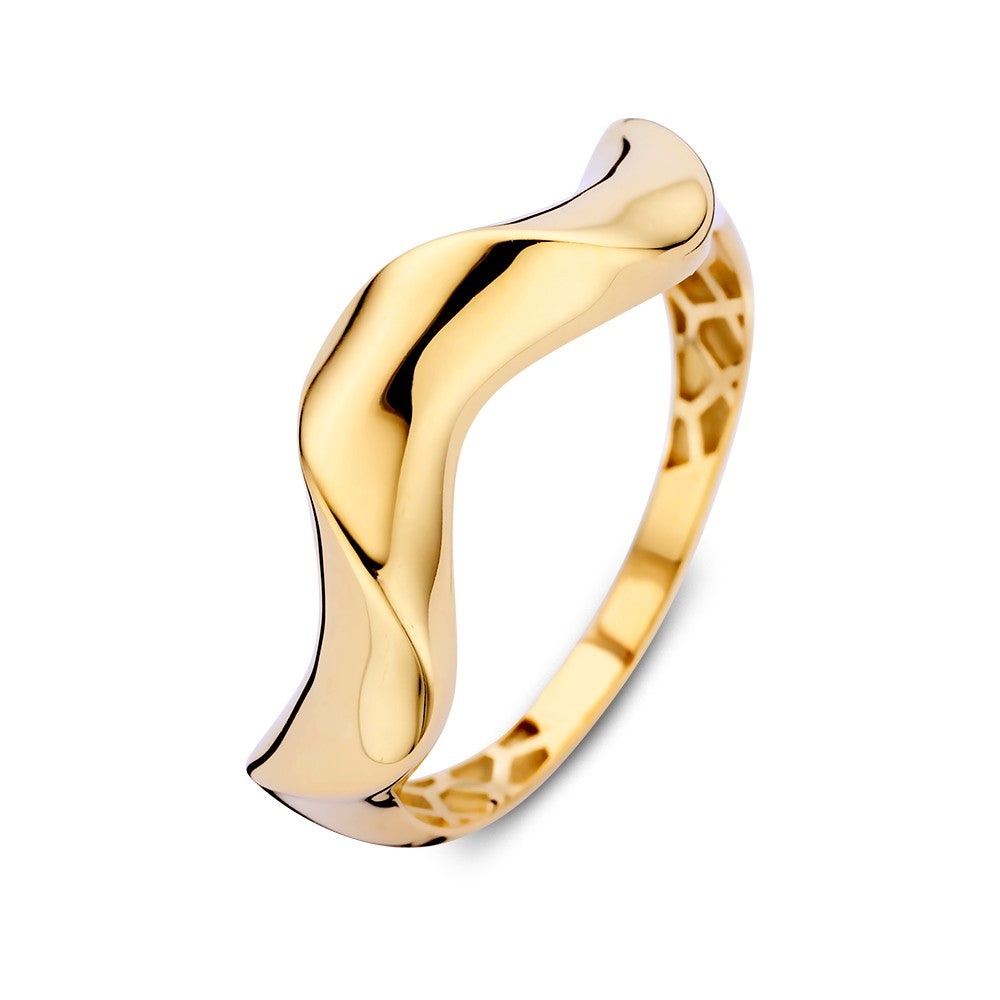 Anillo de oro amarillo con diseño orgánico y forma juguetona, que evoca la naturaleza.
