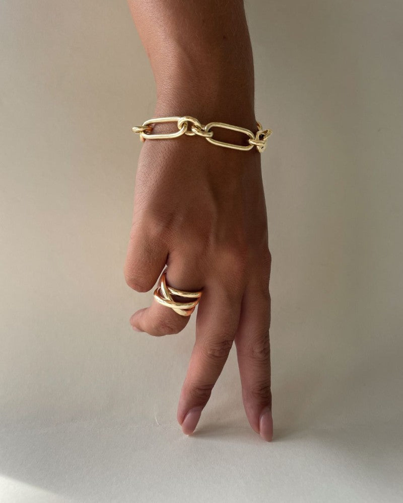 Anillo Cruzado de Oro Amarillo – 14 Quilates con Gran Apariencia y Bandas Suaves