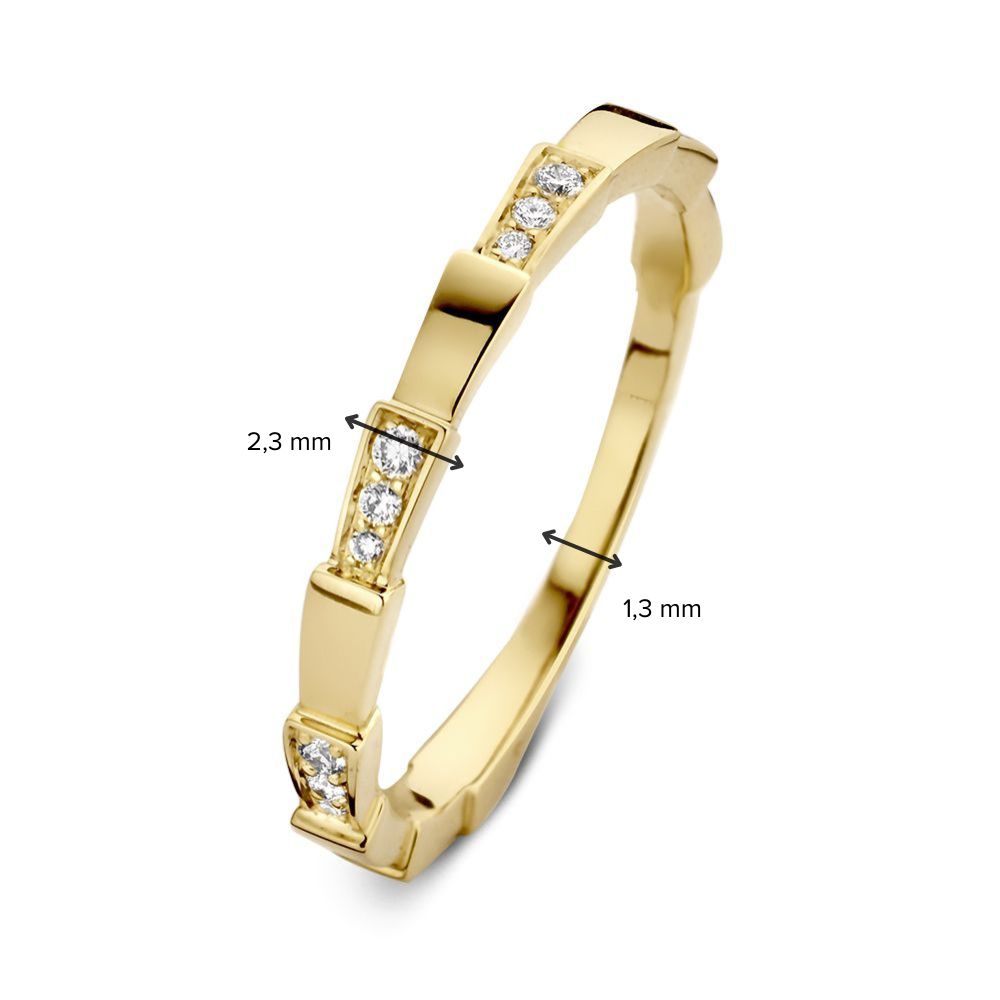 Anillo estrecho de oro amarillo con diamante, parte de un conjunto 0.07 crt.