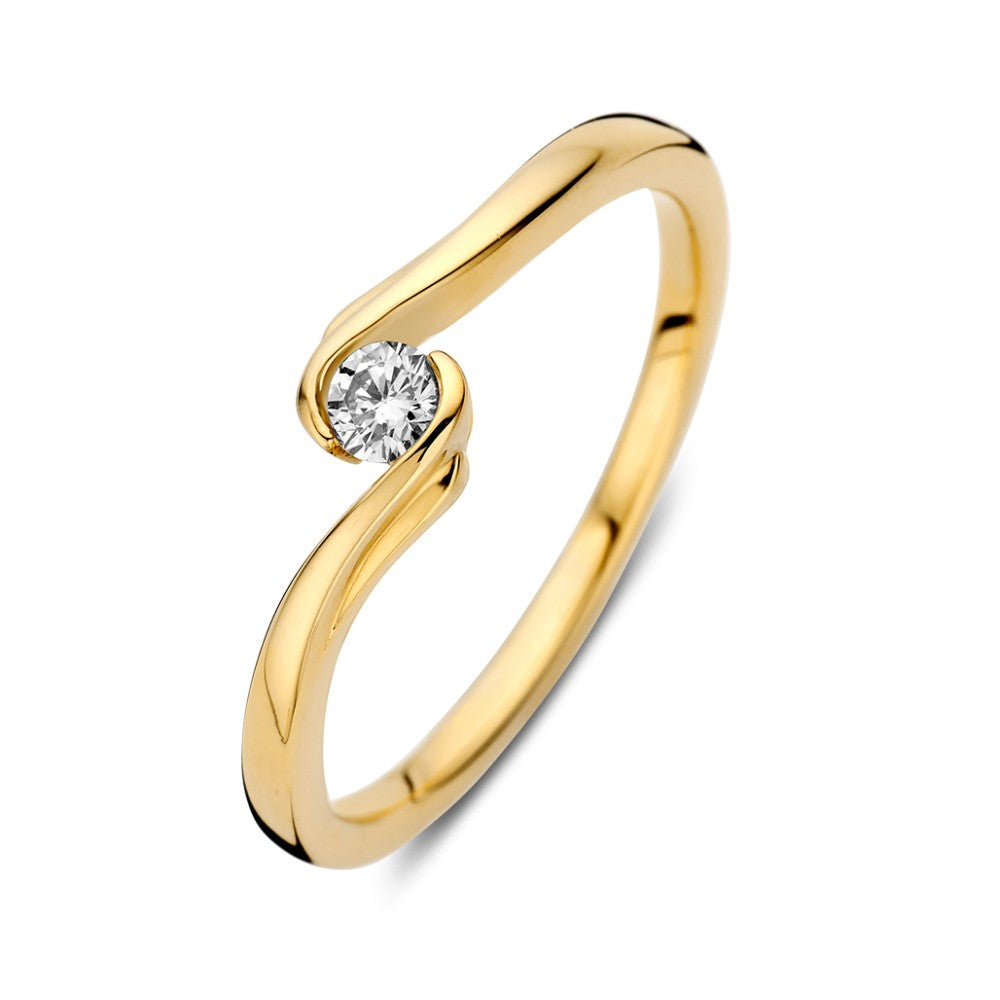 Anillo de oro amarillo con un brillante de 0.11 quilates, diseño curvado y pulido.