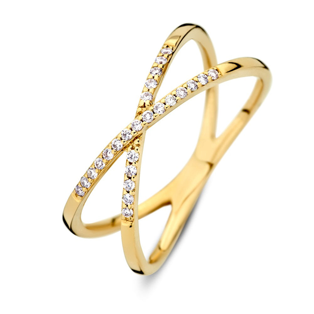 Anillo de oro amarillo refinado con bandas cruzadas y diamantes de 14 quilates.