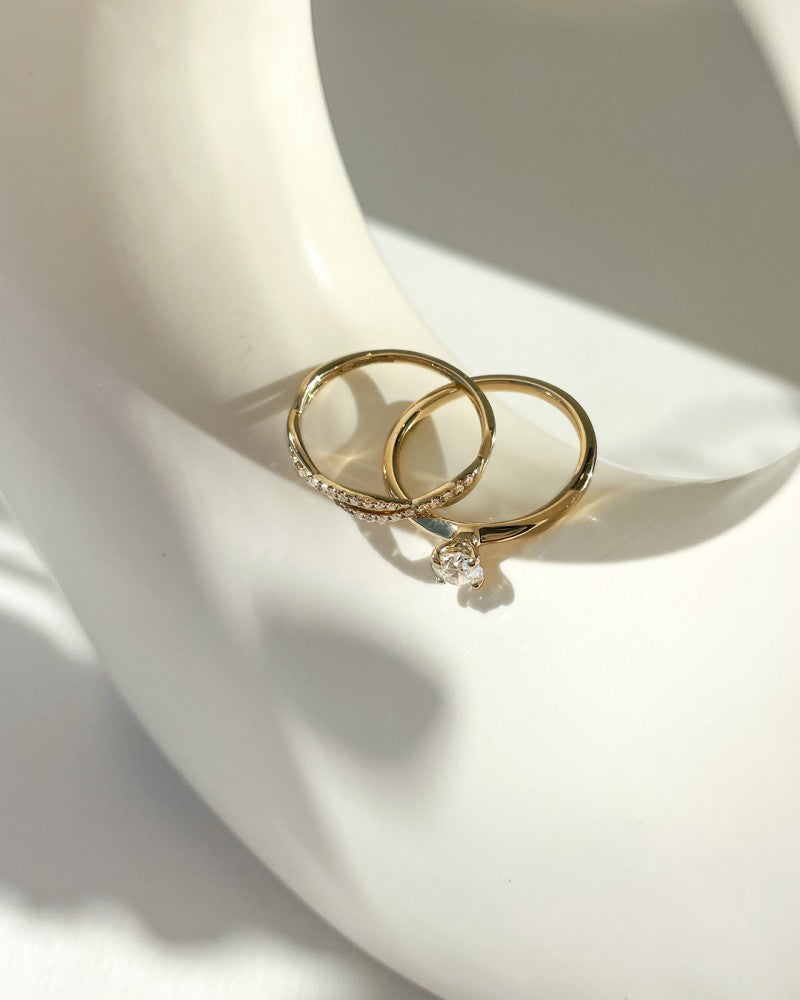 Anillo oro amarillo brillante 0.13 crt.
