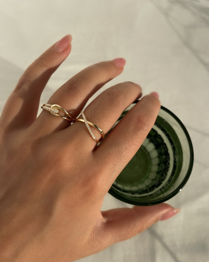 Anillo oro amarillo brillante 0.14 crt.