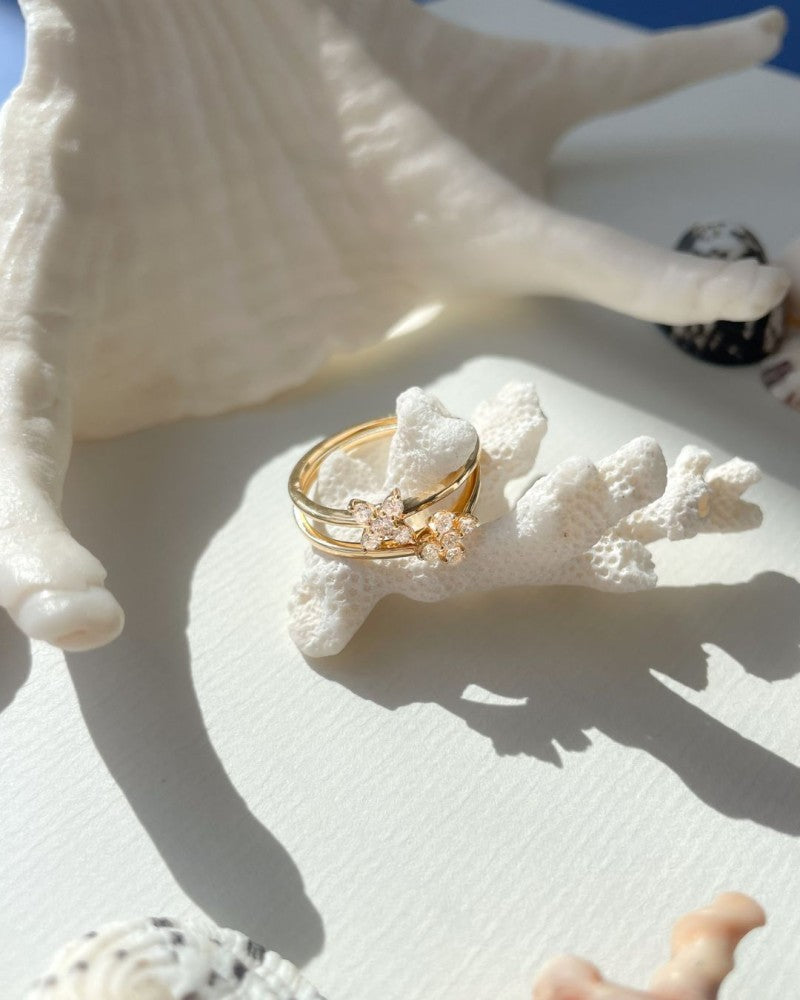 Anillo de flor de oro amarillo elegante con diamante de 0.15ct