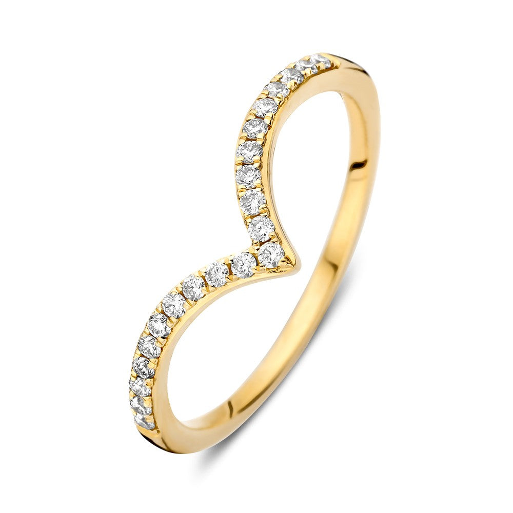 Anillo de oro amarillo con brillantes de 0.19 crt en forma de infinito.