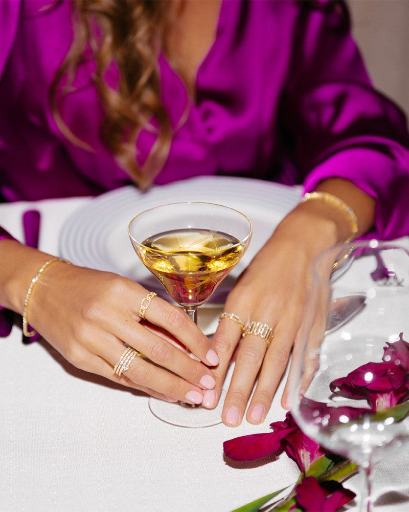 Elegante Anillo de Oro Amarillo con Diamantes Brillantes – 14 Quilates de Oro y 0,28 Quilates de Diamante