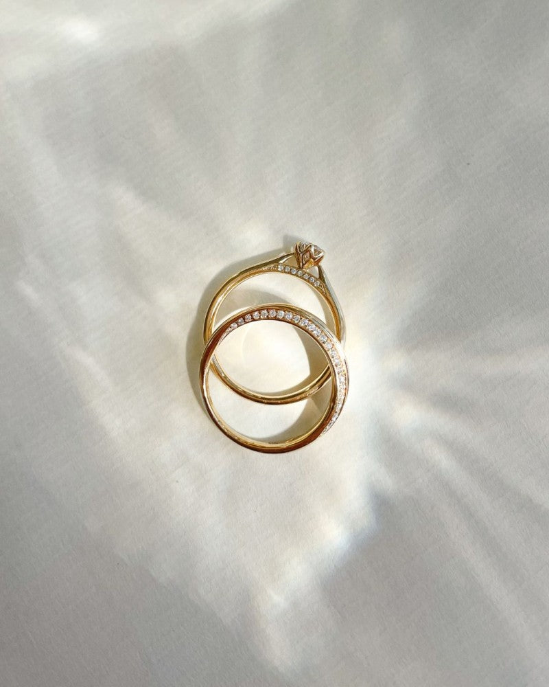 Elegante Anillo de Oro Amarillo con Diamante – 14 Quilates de Oro, 0.32ct Brillante