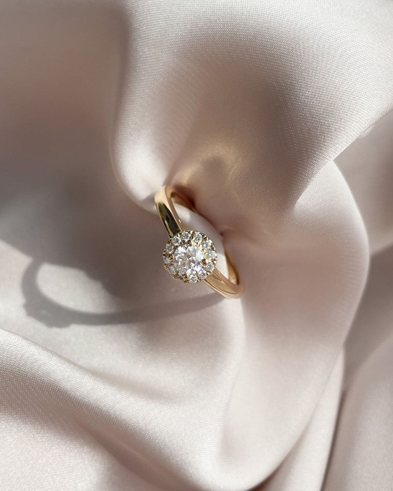 Espléndido Anillo de Entourage en Oro Amarillo con 0,32ct Diamante – Combinable sin Costuras