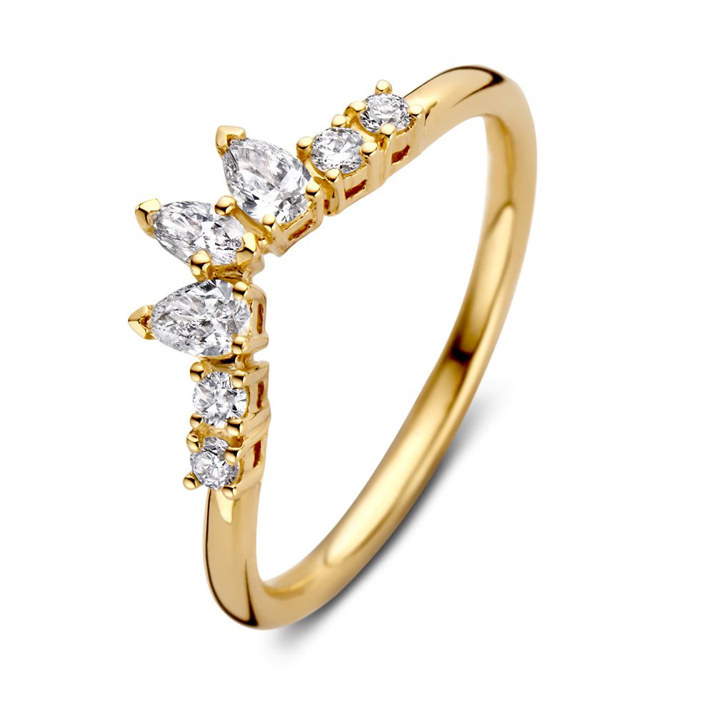 Anillo de dama en oro amarillo con diamantes y piedras talladas en forma de marquesa de 0.47 crt.