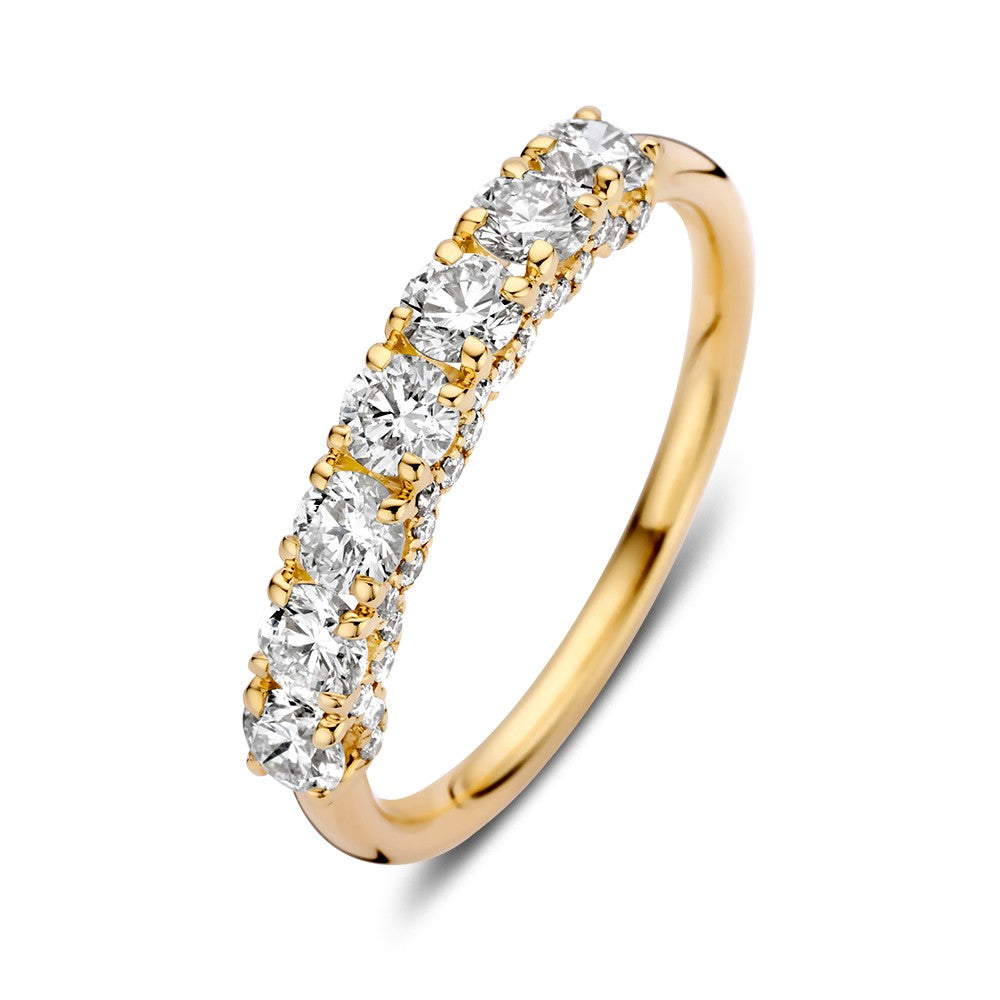 Anillo de oro amarillo con diamantes, diseño clásico, 1.12 crt, brillante y elegante.