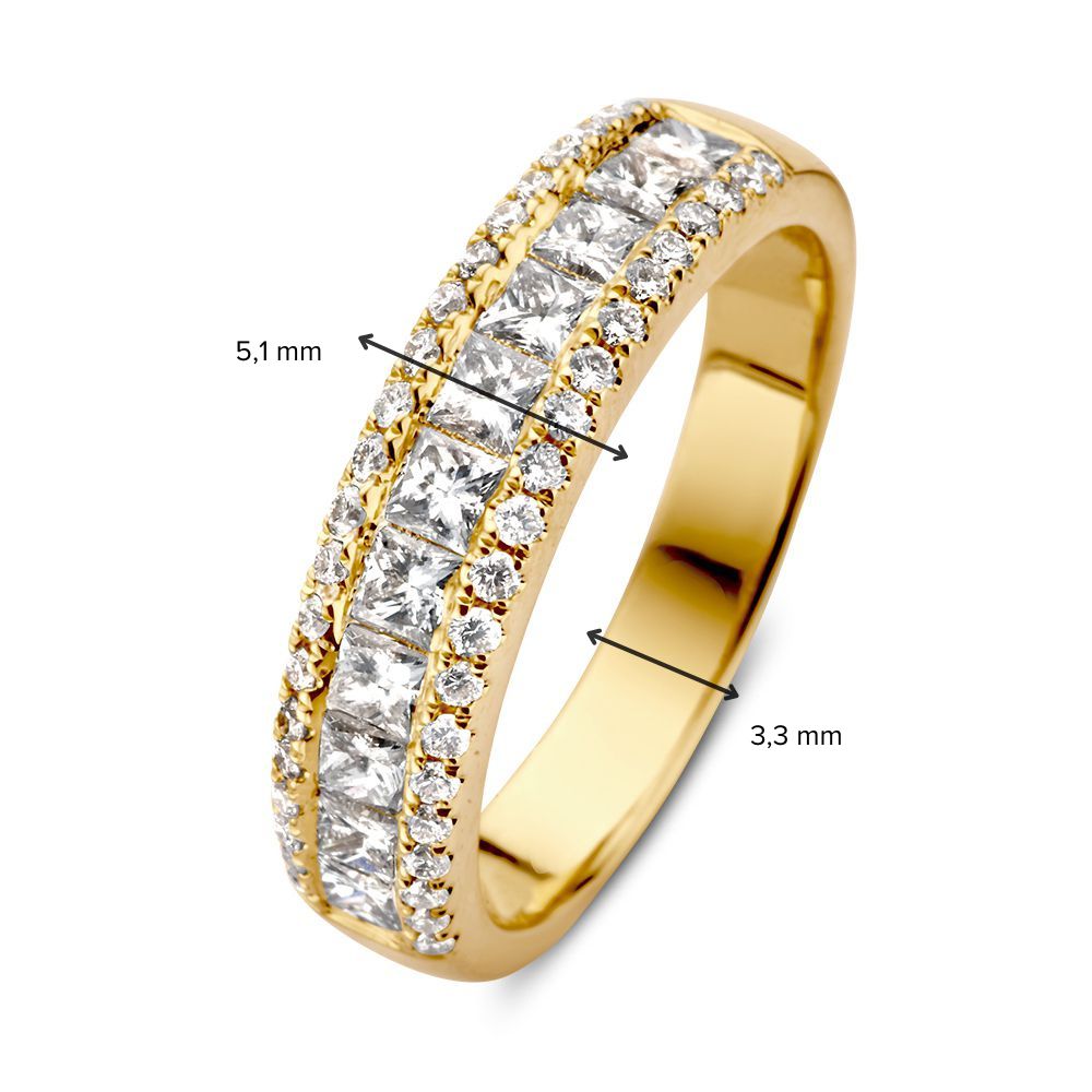 Elegante Anillo de Oro Amarillo con Diamantes Tallados en Princesa 1.19 crt.