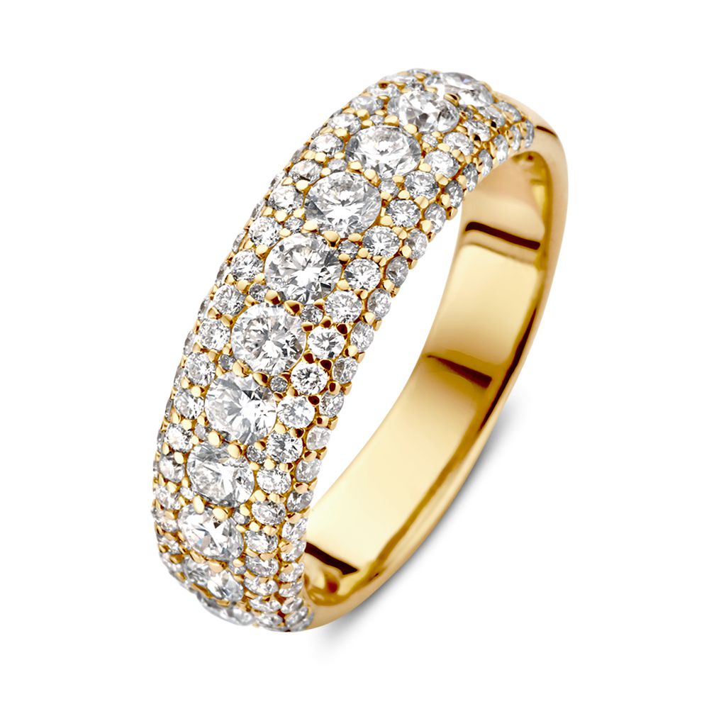 Anillo de oro amarillo exclusivo con diamantes en engaste ajustado de 1.44 ct.