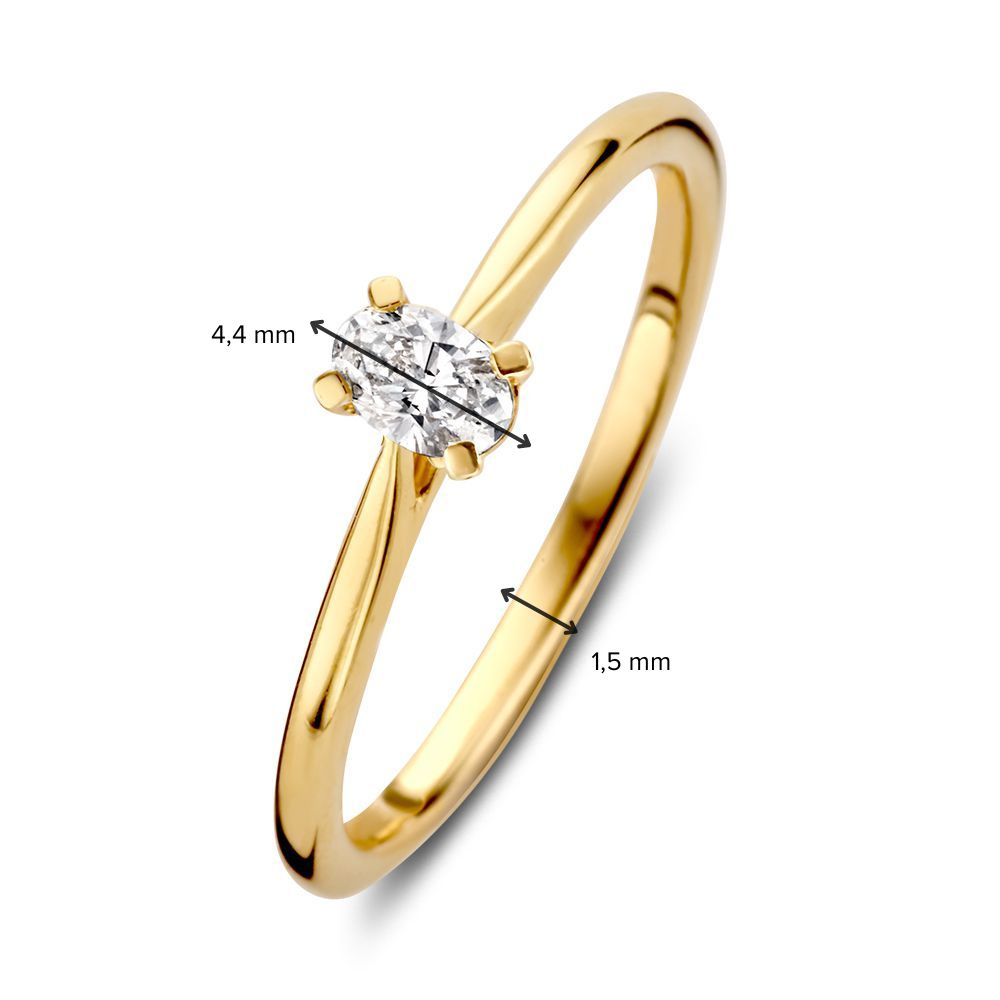 De Excellent Jewelry Geelgouden Solitair Ring met Ovale Diamant (14 karaat) heeft een 0.16 ct ovale diamant van 4,4 mm breed in zes griffen, met een ringband van 1,5 mm breed.