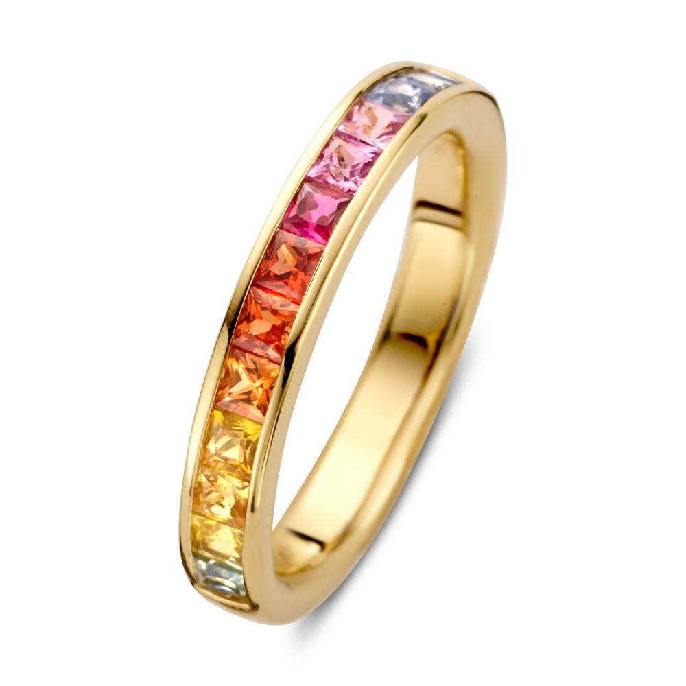 Anillo dorado con zafiros de colores en corte princesa, brillante y elegante.
