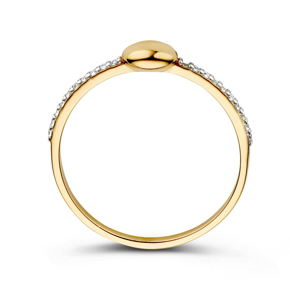 Anillo de oro amarillo con elemento ovalado y circonitas – Elegancia sencilla