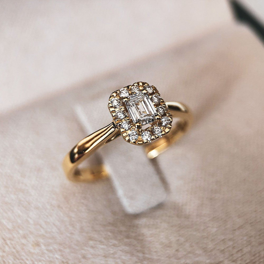Anillo Ivy 0,30 crt. oro amarillo