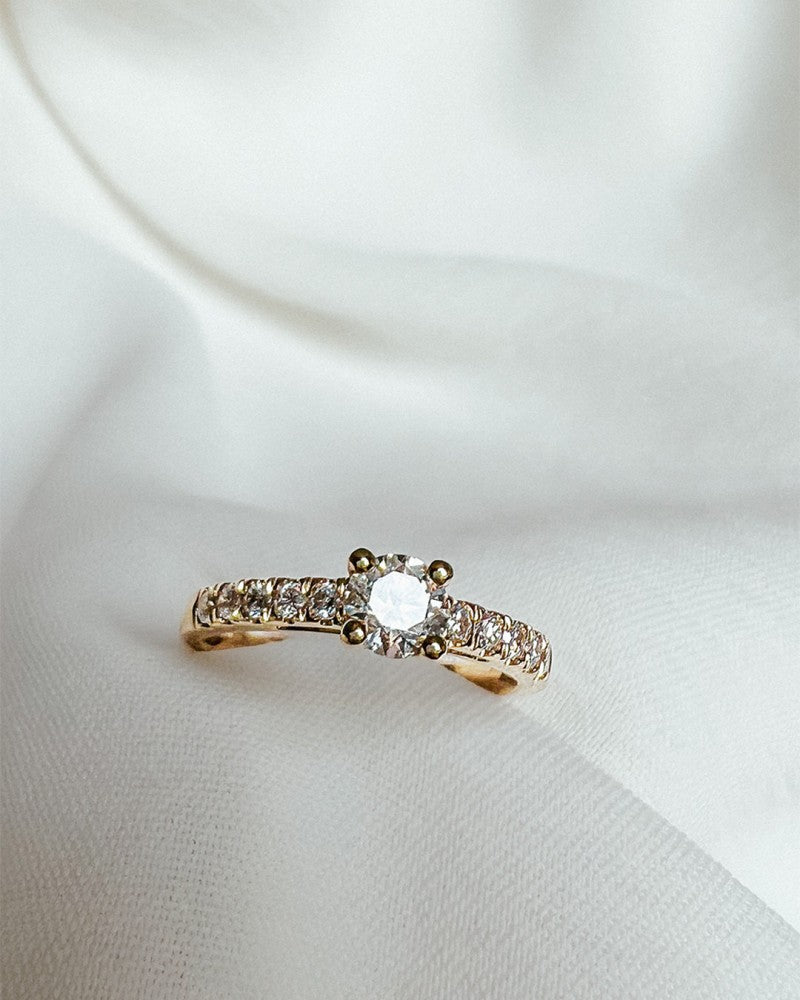 Anillo Mary 0,80 crt. oro amarillo