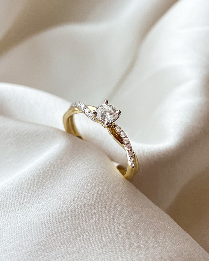 Anillo Mia 0,41 crt. oro amarillo
