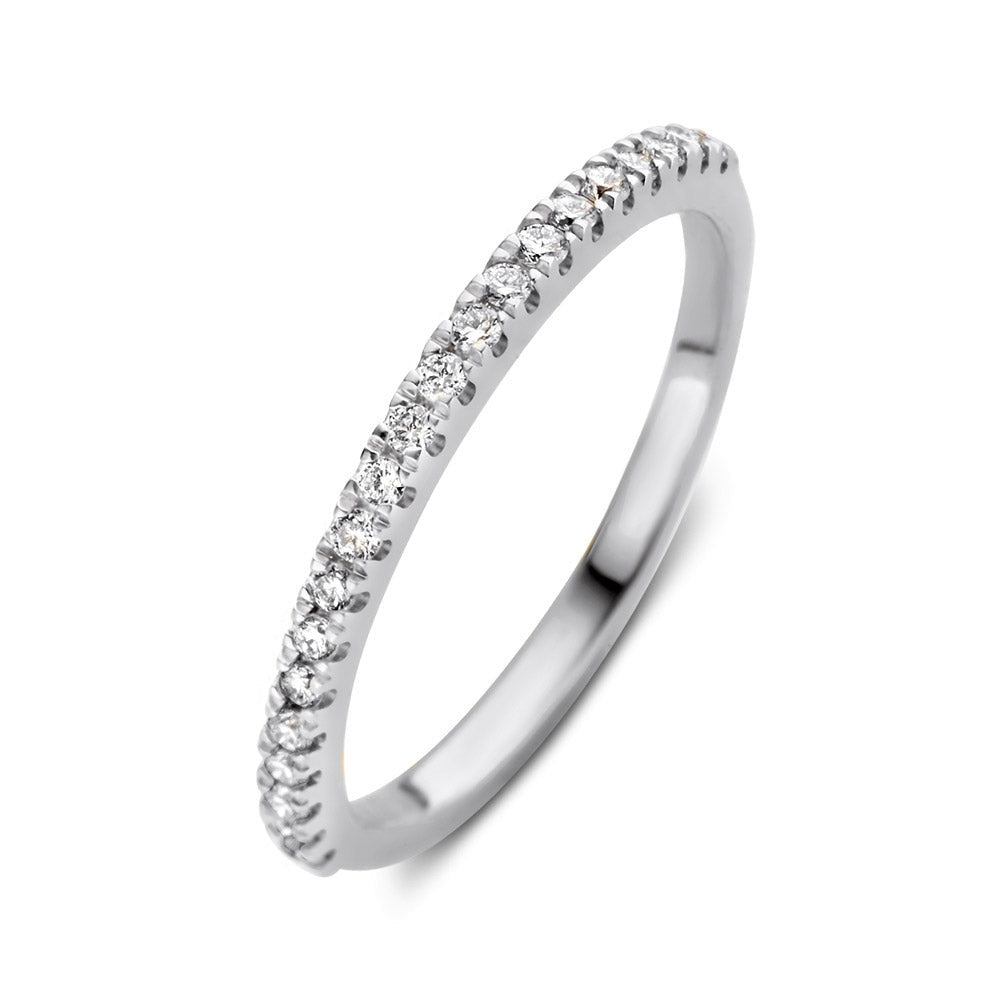 Anillo de oro blanco con diamantes de 0,20 quilates, diseño delgado y brillante.
