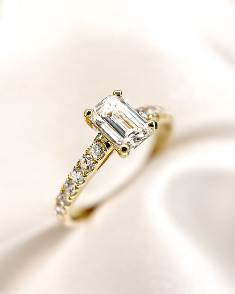 Anillo Nora Royal 0,75 crt. oro amarillo