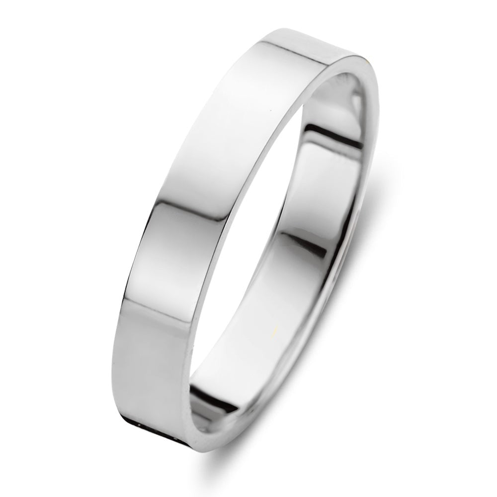Anillo de oro blanco de 4 mm, con acabado pulido y diseño sencillo.