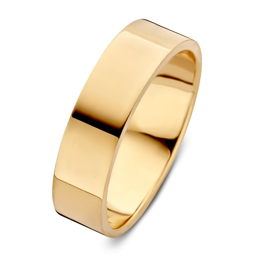 Anillo de oro amarillo de 6 mm, con acabado pulido y diseño sencillo.